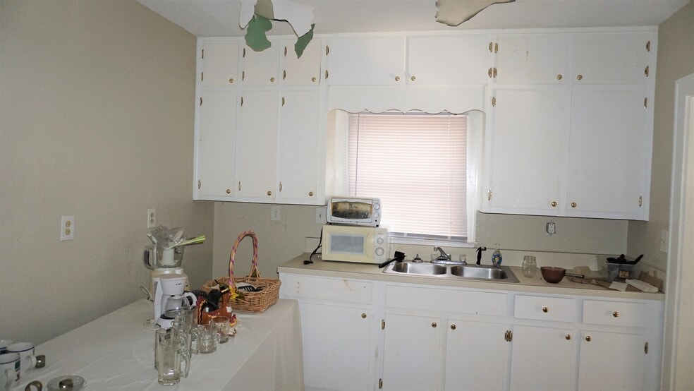 More Photos Of 2589 Tilson Rd, Decatur Religious Facility For Lease