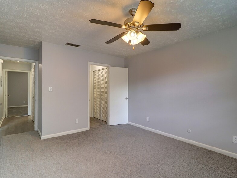 More Photos Of 7011 San Ramon Pl, Tampa Apartments For Sale