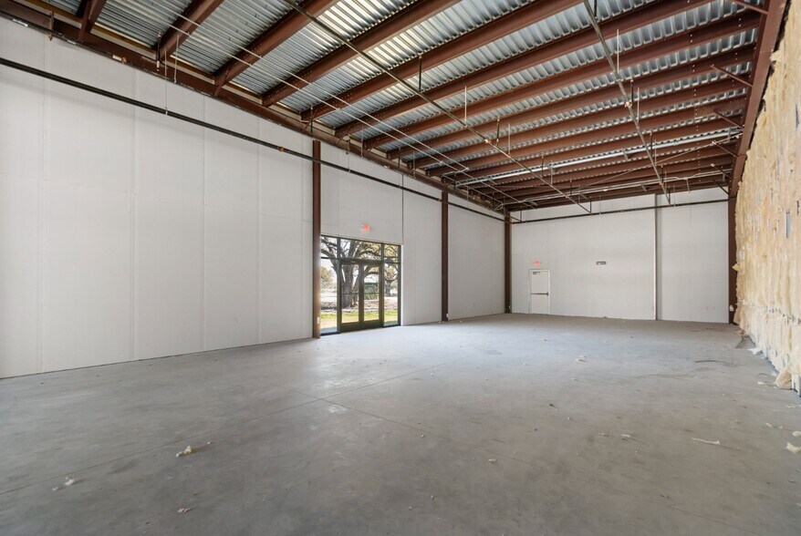 More Photos Of 3701 W State Highway 29, Georgetown General Retail For Lease