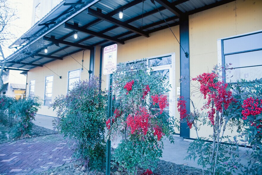 More Photos Of 525 S School Ave, Fayetteville Office Residential For Lease