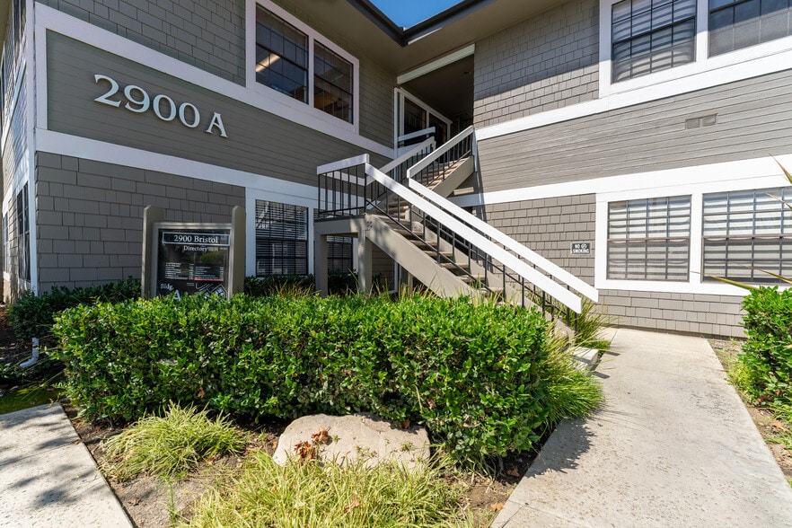 More Photos Of 2900 Bristol St, Costa Mesa Office For Sale