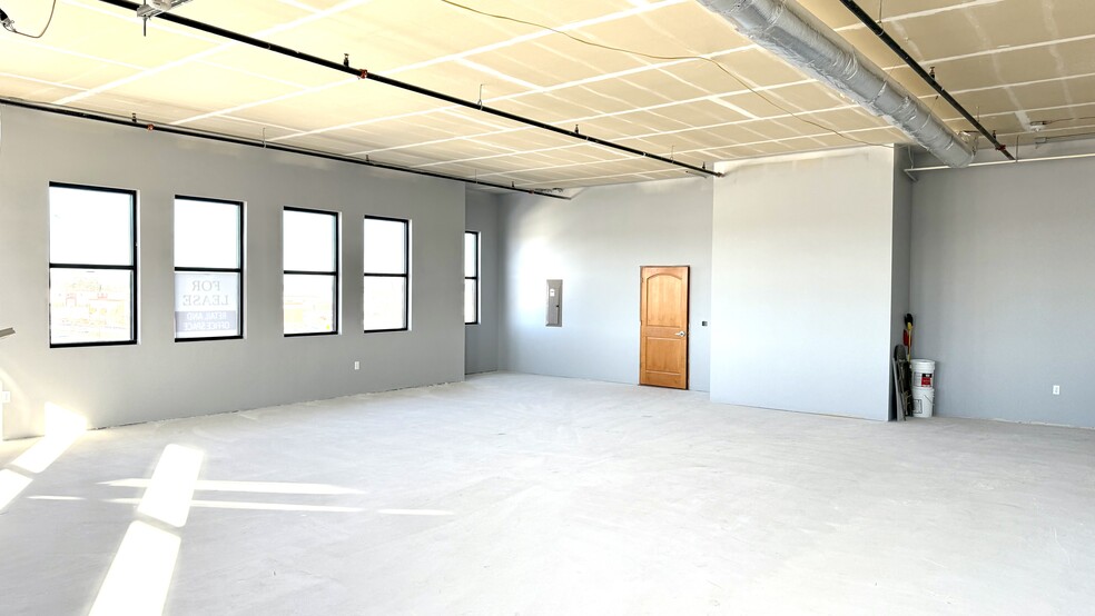 More Photos Of 958 Liberty Dr, Verona General Retail For Lease