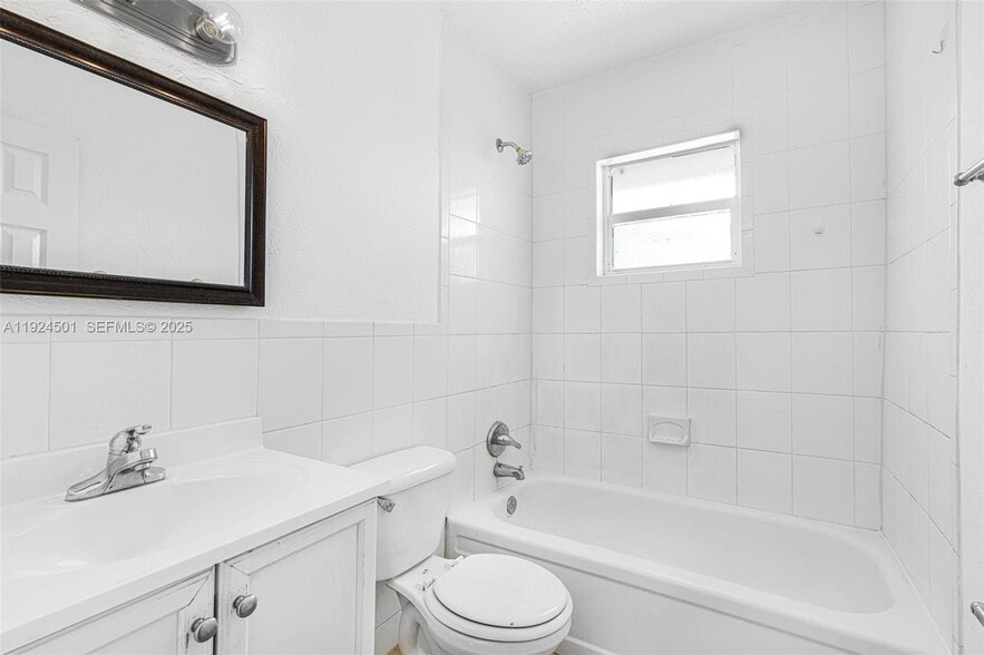 More Photos Of 2775 Taft St, Hollywood Apartments For Sale