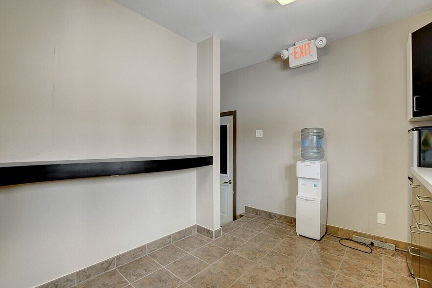 More Photos Of 2991 Carp Rd, Ottawa Office For Lease