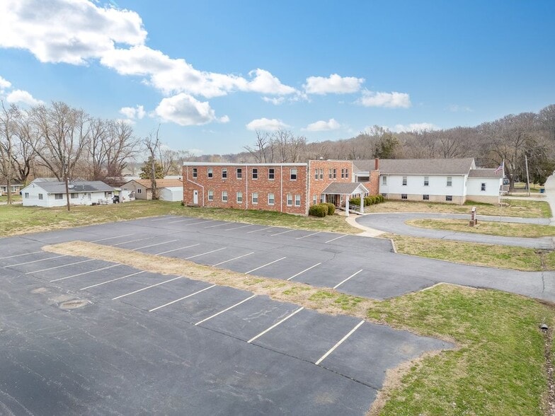 More Photos Of 8861 Botanical Ave, Caseyville Specialty For Sale