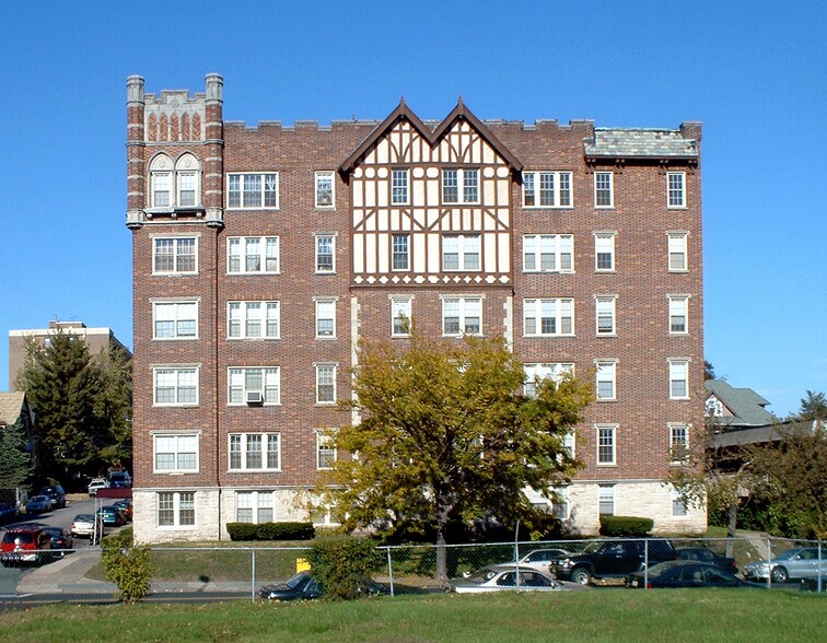 More Photos Of 555 E 27th St, Paterson Apartments For Sale