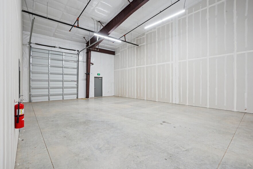 More Photos Of 5601 FM 973, Del Valle Unknown For Lease