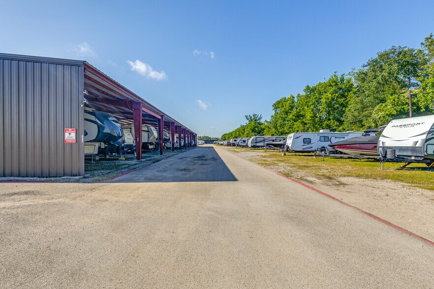 More Photos Of 309 W Archer Rd, Baytown Self Storage For Sale