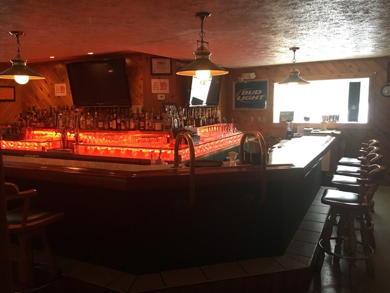 More Photos Of 9915 W 6 Mile Rd, Brimley Restaurant For Lease