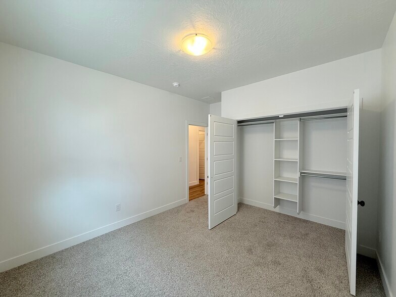 More Photos Of , Sandy Multifamily For Sale