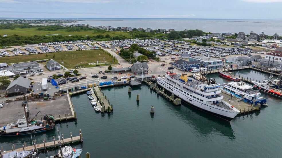More Photos Of 311 Great Island Rd, Narragansett Freestanding For Sale