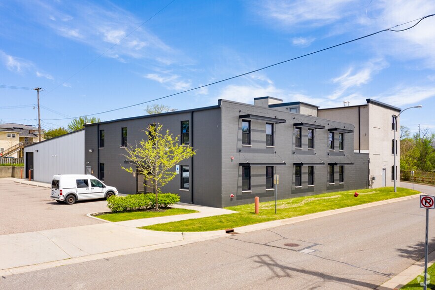 More Photos Of 455 E Cady St, Northville Research And Development For Lease