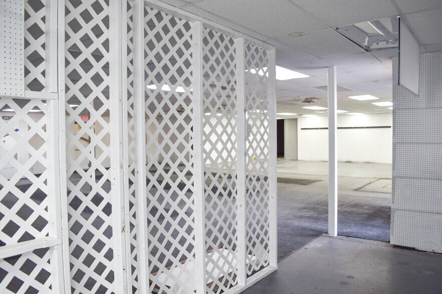 More Photos Of 2807-2813 Avenue Q, Lubbock Freestanding For Lease