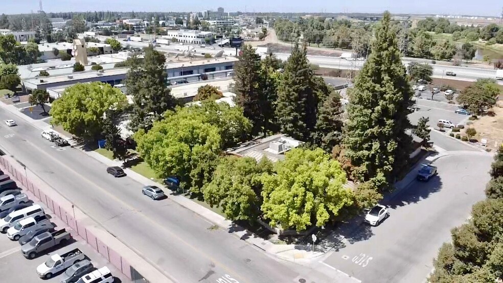 More Photos Of 2019 Westwind Dr, Bakersfield Office For Sale