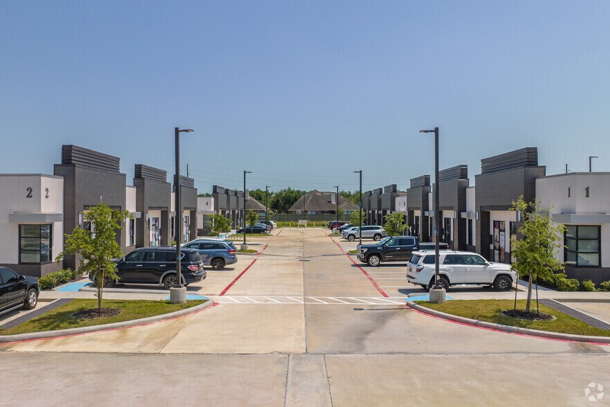 More Photos Of 12280 Broadway St, Pearland Medical For Lease