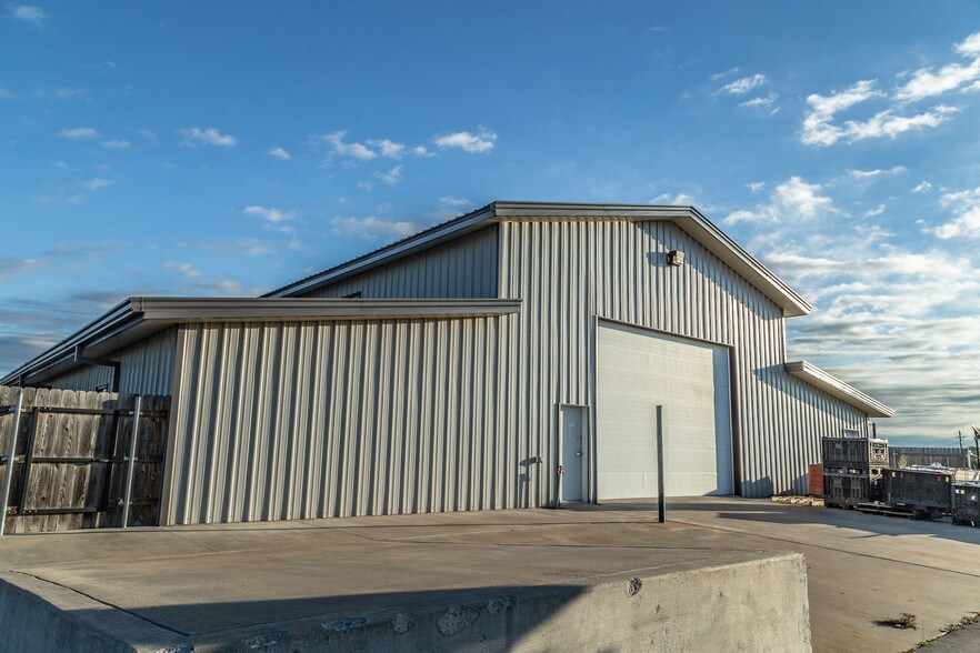 More Photos Of 1520 E Eagle Rd, Weatherford Light Manufacturing For Sale