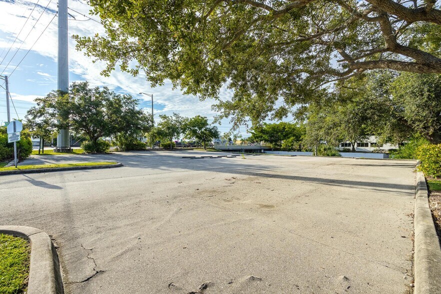 More Photos Of 1532 Shelby Pky, Cape Coral Land For Lease