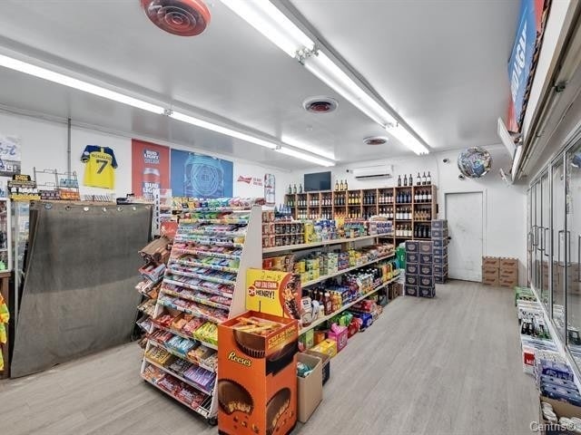 More Photos Of 1079 Rue Saint-Louis, Gatineau General Retail For Sale
