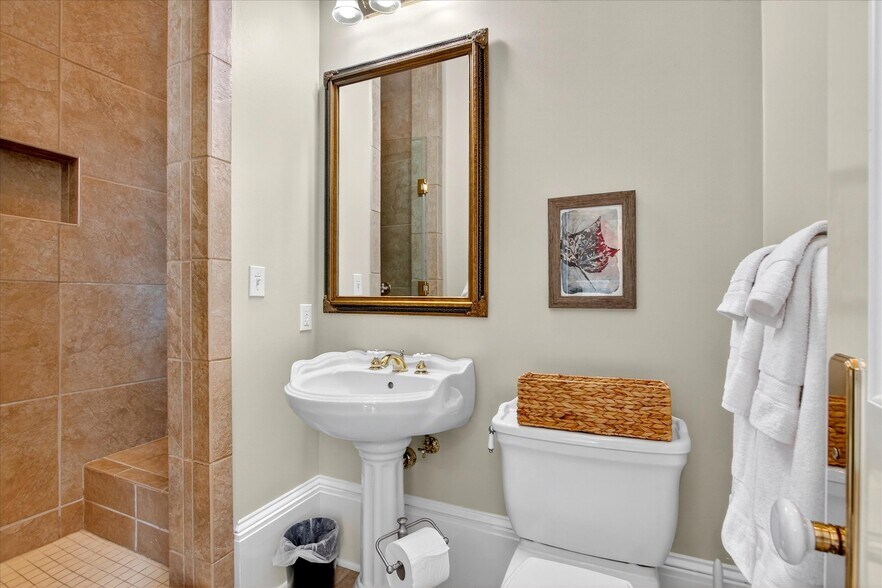 More Photos Of 1611 Glenn Swetman St, Biloxi Specialty For Sale