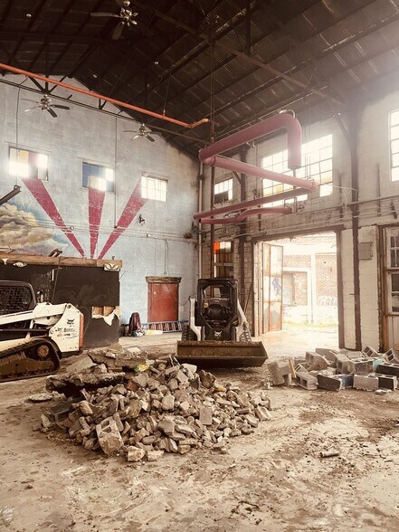 More Photos Of 750 Stone Street, Knoxville Flex For Lease