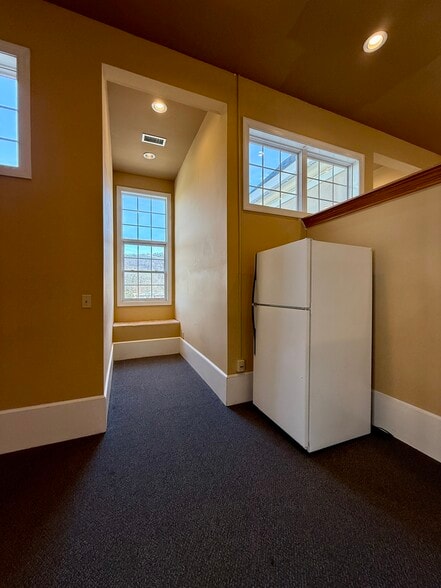 More Photos Of 40 Summers Way, Roanoke Freestanding For Lease