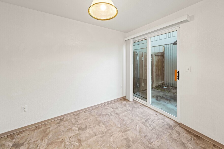 More Photos Of 516 J St, Medford Multifamily For Sale