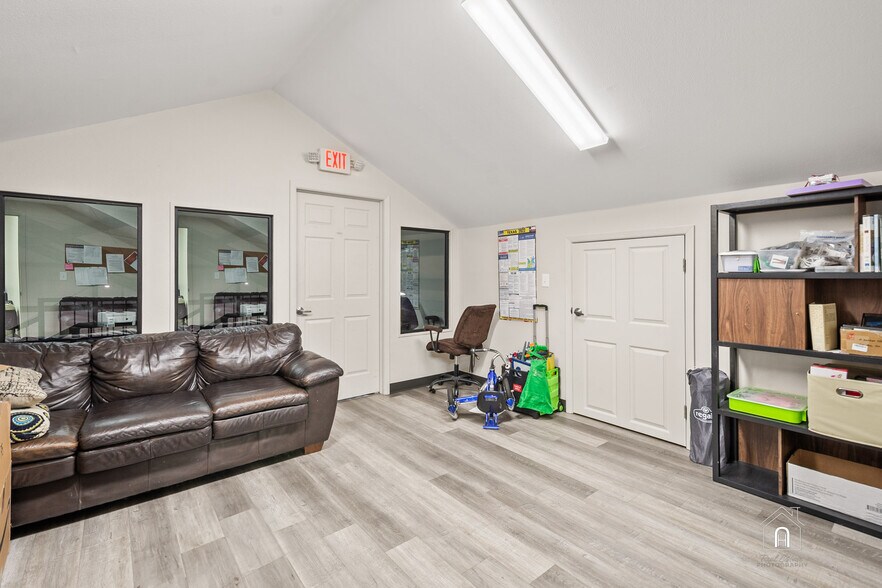 More Photos Of 3501 Sheppard Access Rd, Wichita Falls General Retail For Sale