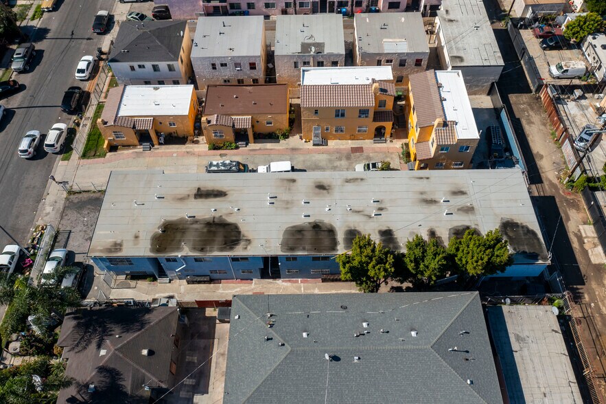 More Photos Of 921 W 82nd St, Los Angeles Apartments For Sale