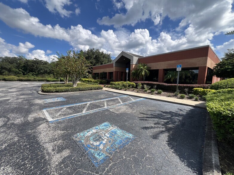 More Photos Of 702 Tillman Pl, Plant City Medical For Sale