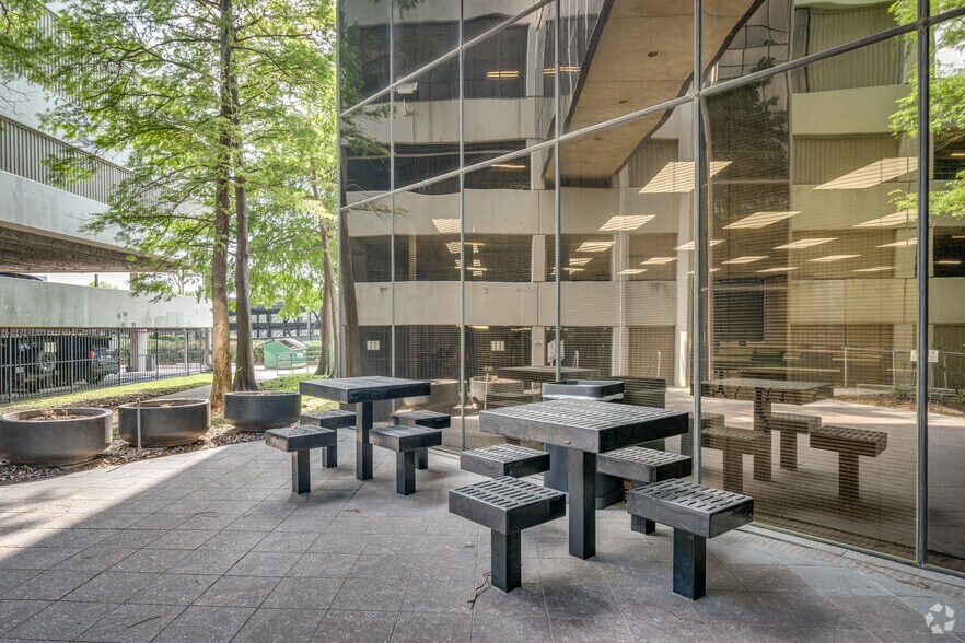 More Photos Of 333 N Sam Houston Pky E, Houston Office For Lease