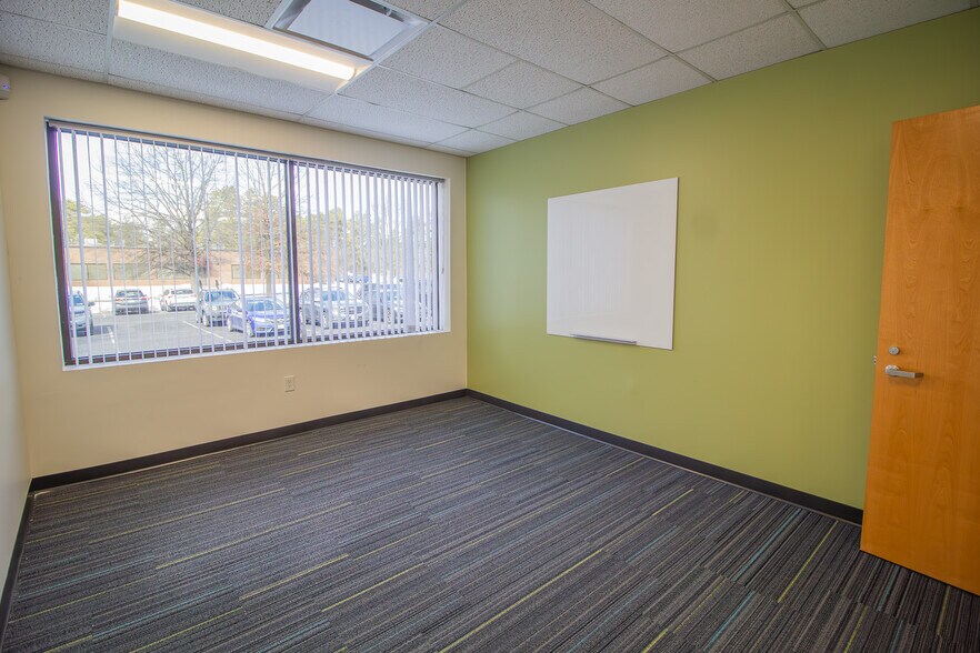 More Photos Of 20 Madison Avenue Ext, Albany Office For Lease