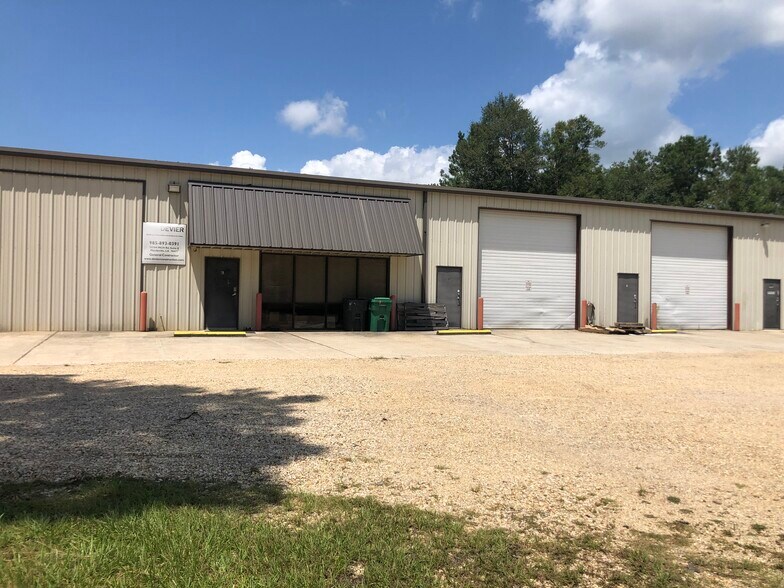 More Photos Of 22164 Marshall Rd, Mandeville Flex For Lease