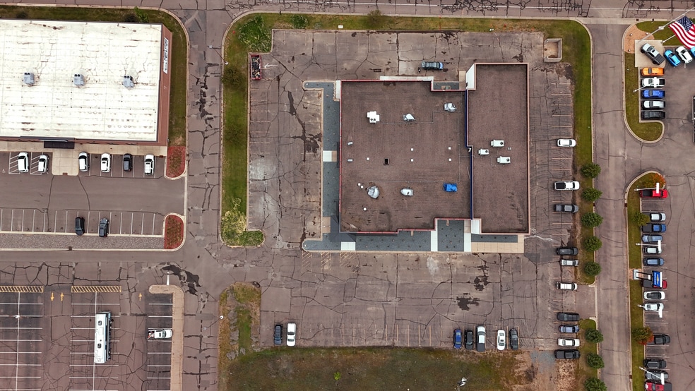 More Photos Of 38450 Tanger Dr, North Branch Service Station For Sale