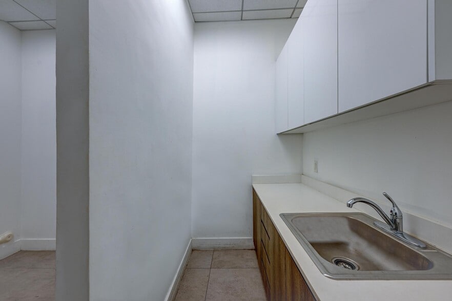 More Photos Of 301 Altara Ave, Coral Gables Apartments For Sale