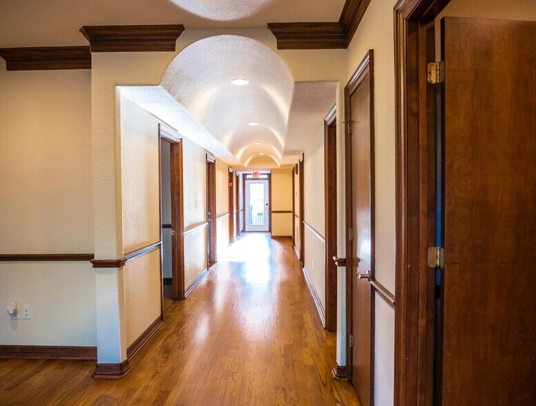 More Photos Of 446 Heights Blvd, Houston Office Residential For Sale