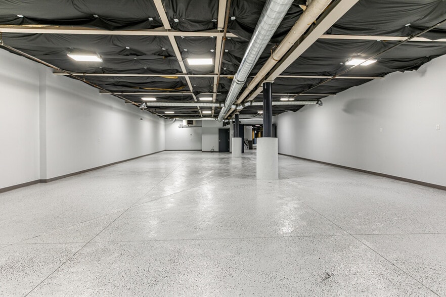 More Photos Of 2700 W Rasmussen Rd, Park City General Retail For Lease