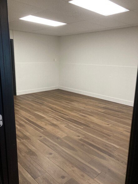 More Photos Of 23261 Del Lago Dr, Laguna Hills Light Manufacturing For Lease
