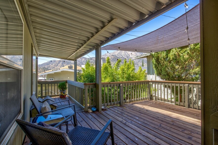 More Photos Of 13383 Sierra Way, Kernville Hotel For Sale