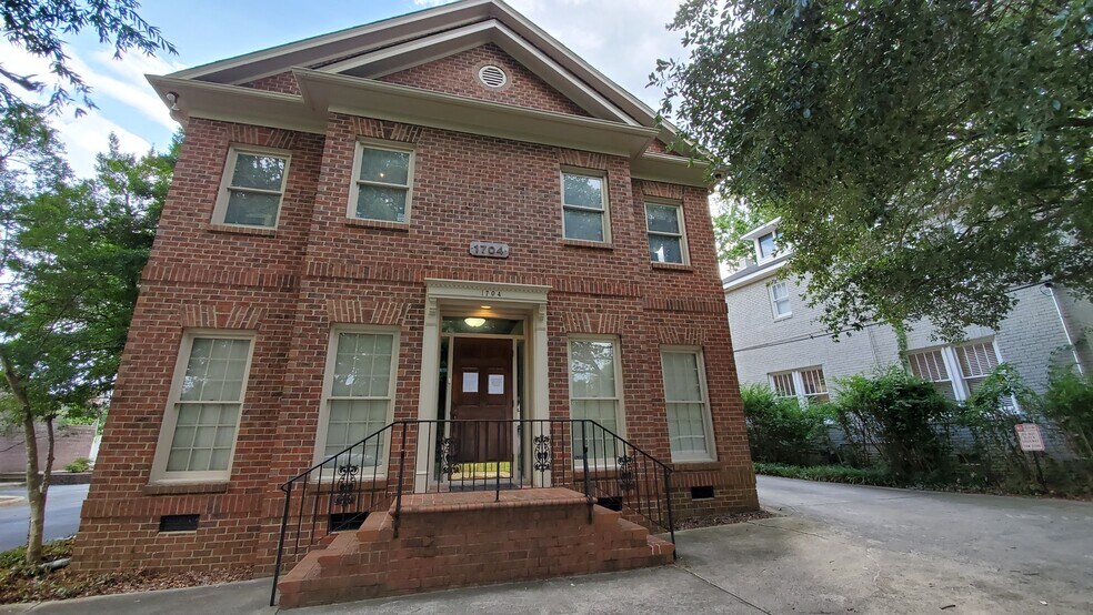 More Photos Of 1704 East Blvd, Charlotte Office For Lease