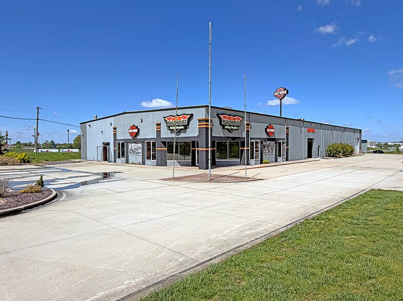 Primary Photo Of 205 N 44th St, Mount Vernon Showroom For Lease