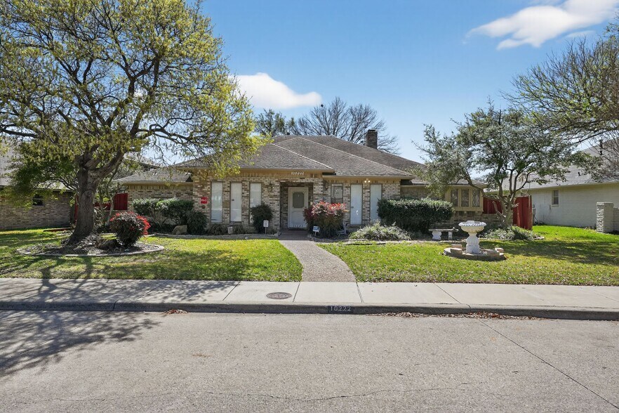 More Photos Of , Dallas Unknown For Sale