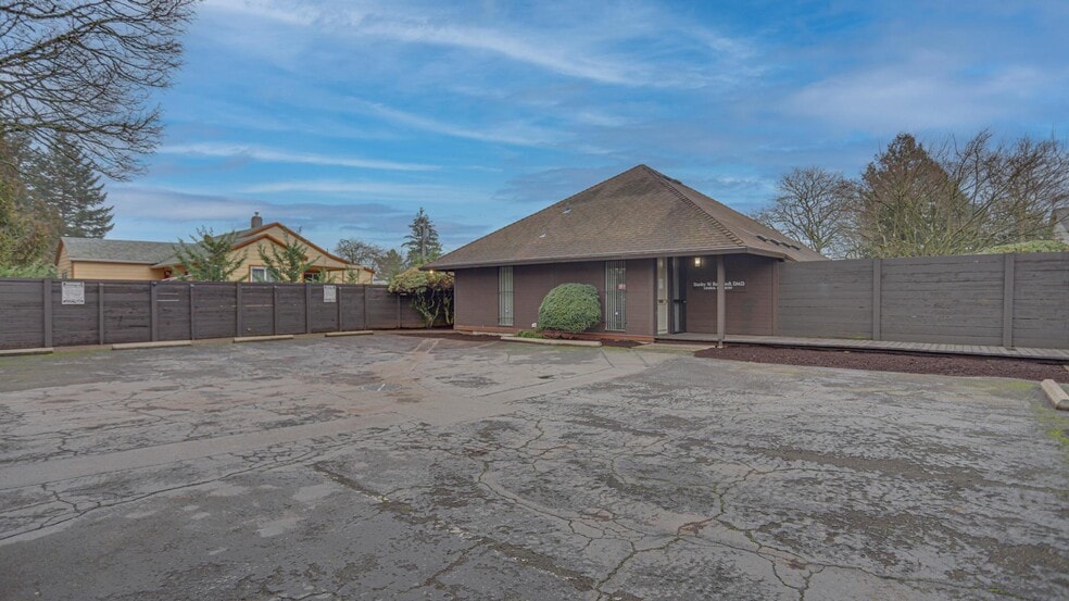 More Photos Of 15012 SE Stark St, Portland Office For Sale