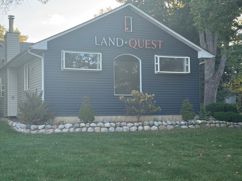 Primary Photo Of 4419 Washington Rd, Kenosha Office For Lease