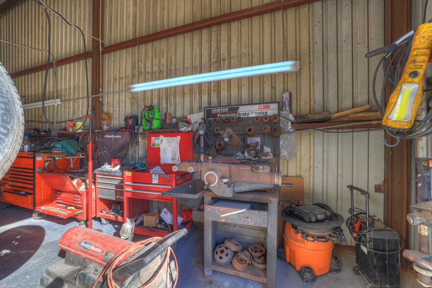 More Photos Of 8328 FM 2673, Canyon Lake Auto Repair For Sale