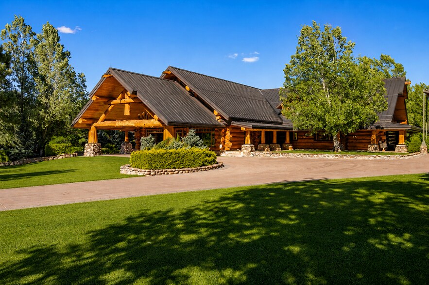 More Photos Of 1613 Black Canyon Rd, Heber Lodge Meeting Hall For Sale