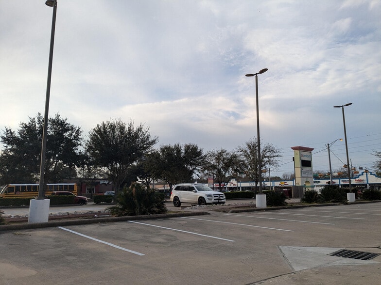 More Photos Of 13977 Westheimer Rd, Houston Storefront Retail Office For Sale