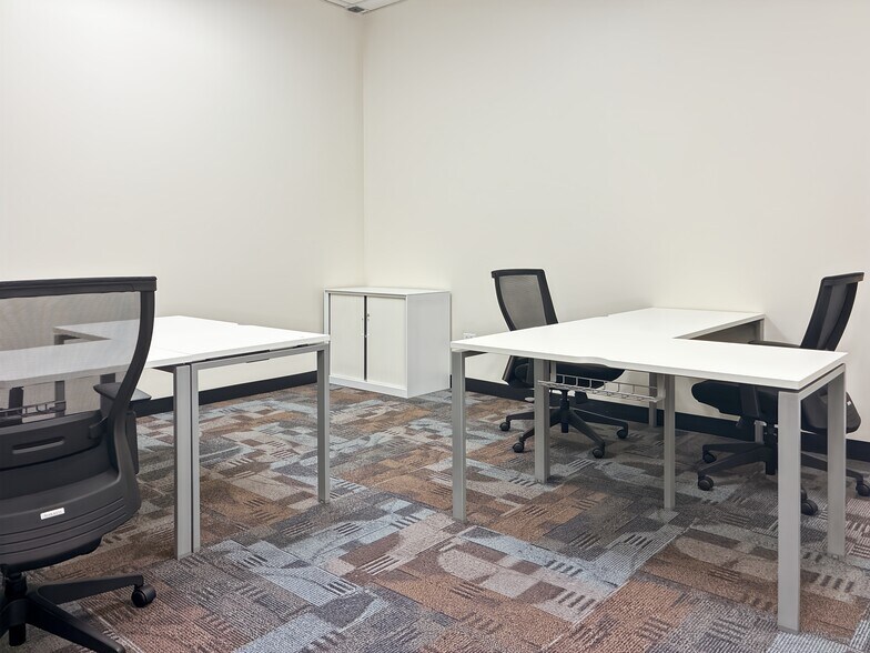 More Photos Of 51-181 S 1st St, St Charles Coworking Space