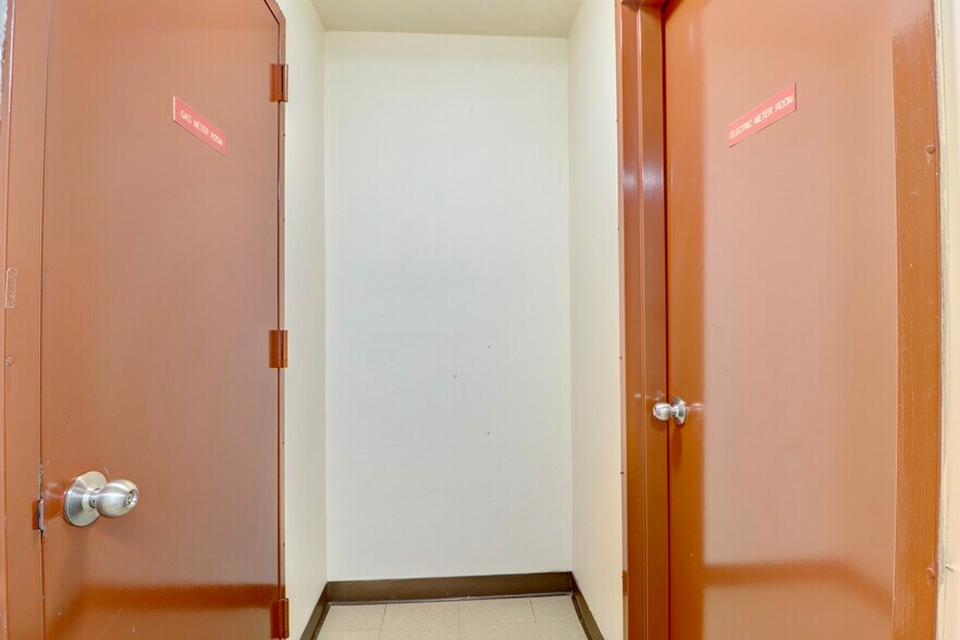 More Photos Of 5926 Bleecker St, Ridgewood Medical For Sale