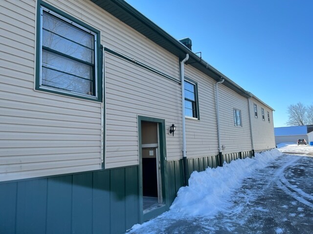 More Photos Of 506 Forest Home Dr, Francis Creek Apartments For Sale