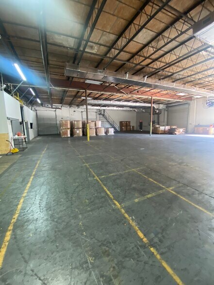 More Photos Of 2601 75th St N, Saint Petersburg Industrial For Lease
